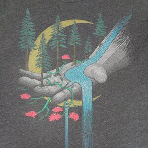 CURBSIDE SKATE CO HAND FLOWING STREAM TREES FOREST GRAY MEDIUM T-SHIRT K636